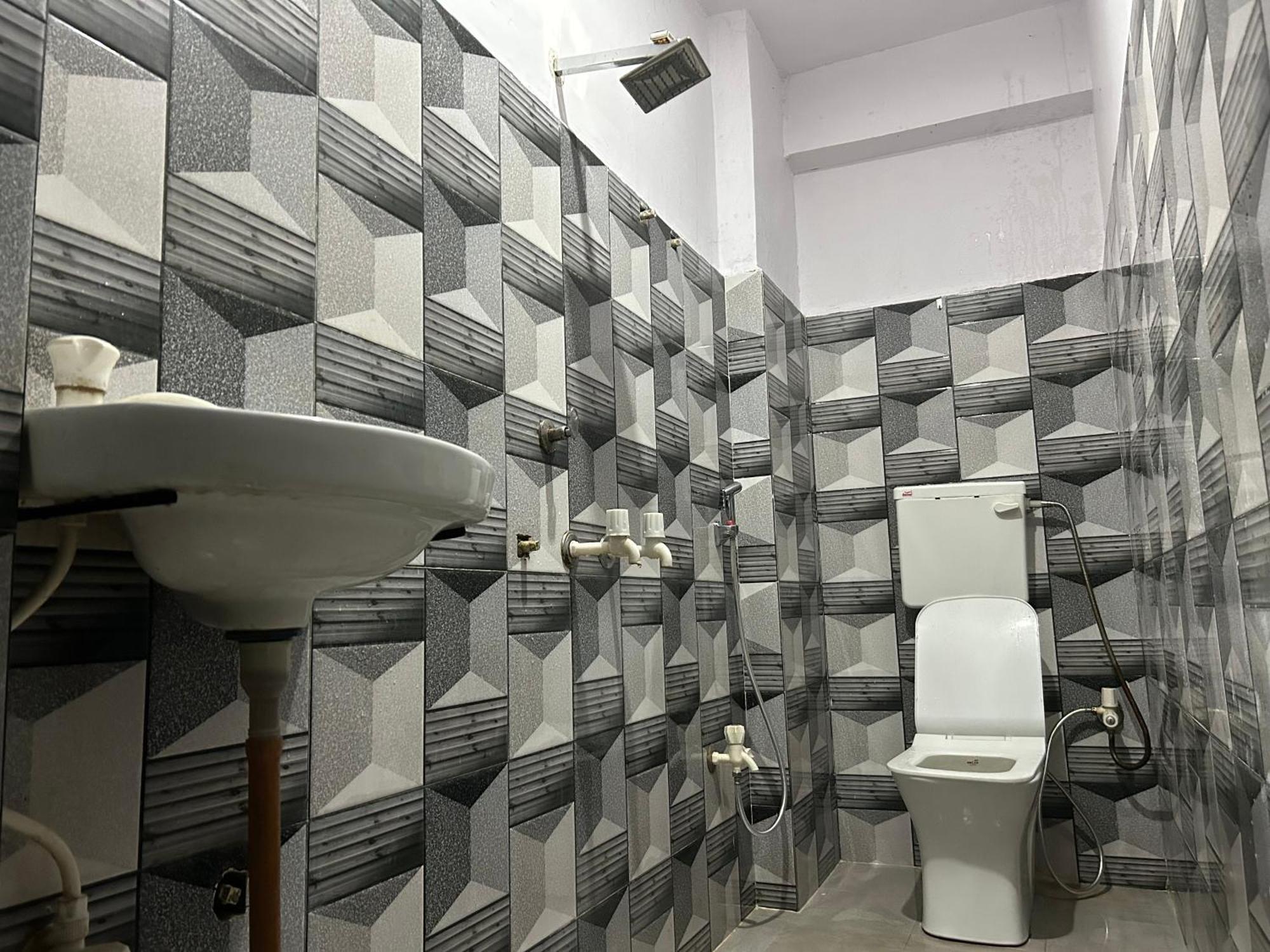 Vishwanath Residency Villa Allāhābād Junction Екстериор снимка